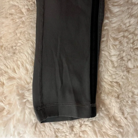 Lululemon Gray Cropped Workout Leggings - Picture 9 of 15